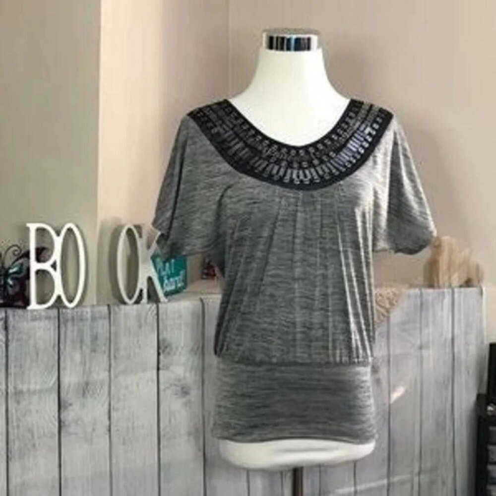izByer XS Embellished Neckline Short Sleeve Blouse
